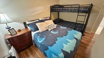 2 bedrooms, desk, iron/ironing board, travel crib