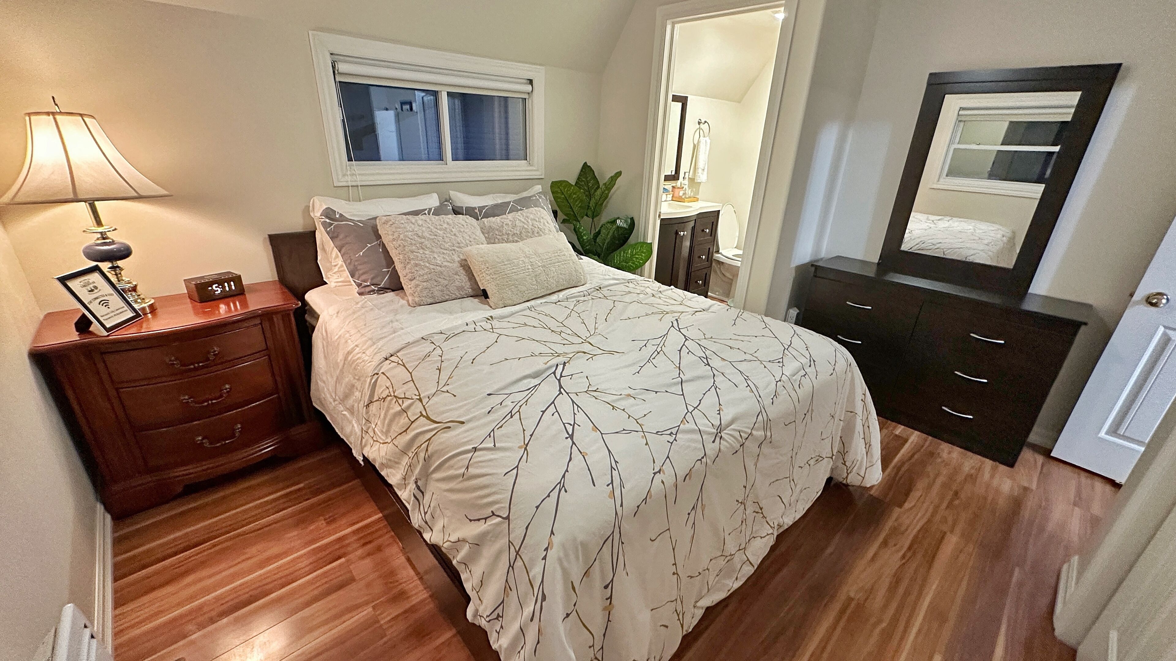 2 bedrooms, desk, iron/ironing board, free WiFi