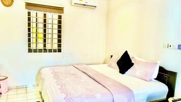 Bureau, espace de travail pour ordinateur portable