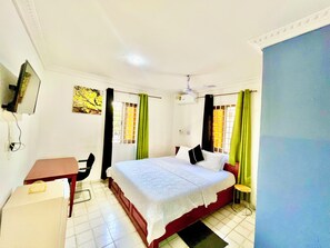 Desk, laptop workspace, soundproofing, free WiFi - Espada Lodge Apartmento (Amrahia)