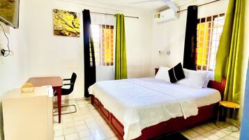 Desk, laptop workspace, soundproofing, free WiFi