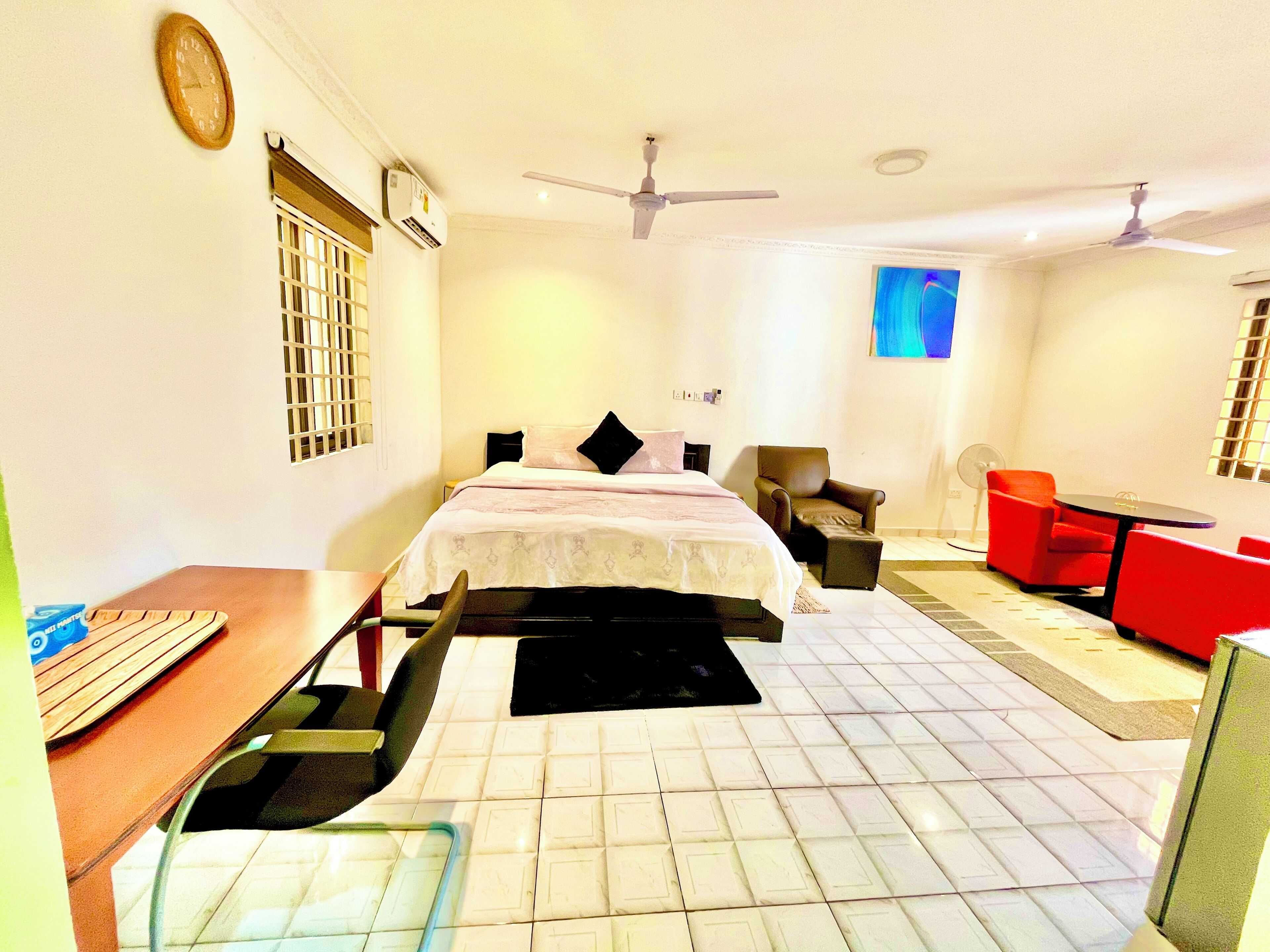 책상, 노트북 작업 공간, 방음 설비, 무료 WiFi