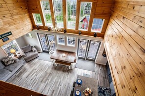 Smart TV, fireplace, DVD player, books