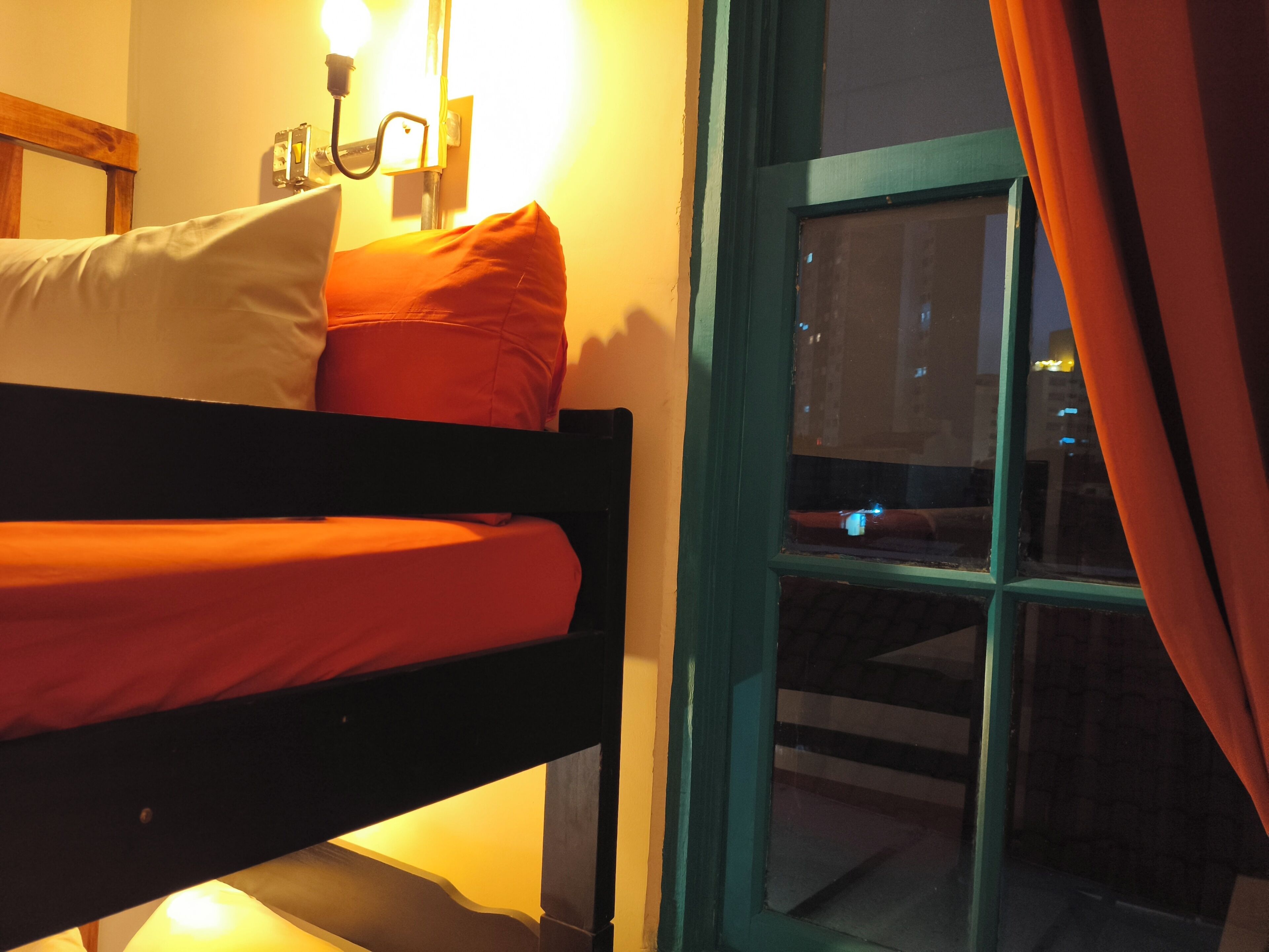 8 - Quarto privativo com beliche - 2 andar - vistas vão livre | Bộ đồ giường kháng dị ứng, truy cập Internet không dây miễn phí 