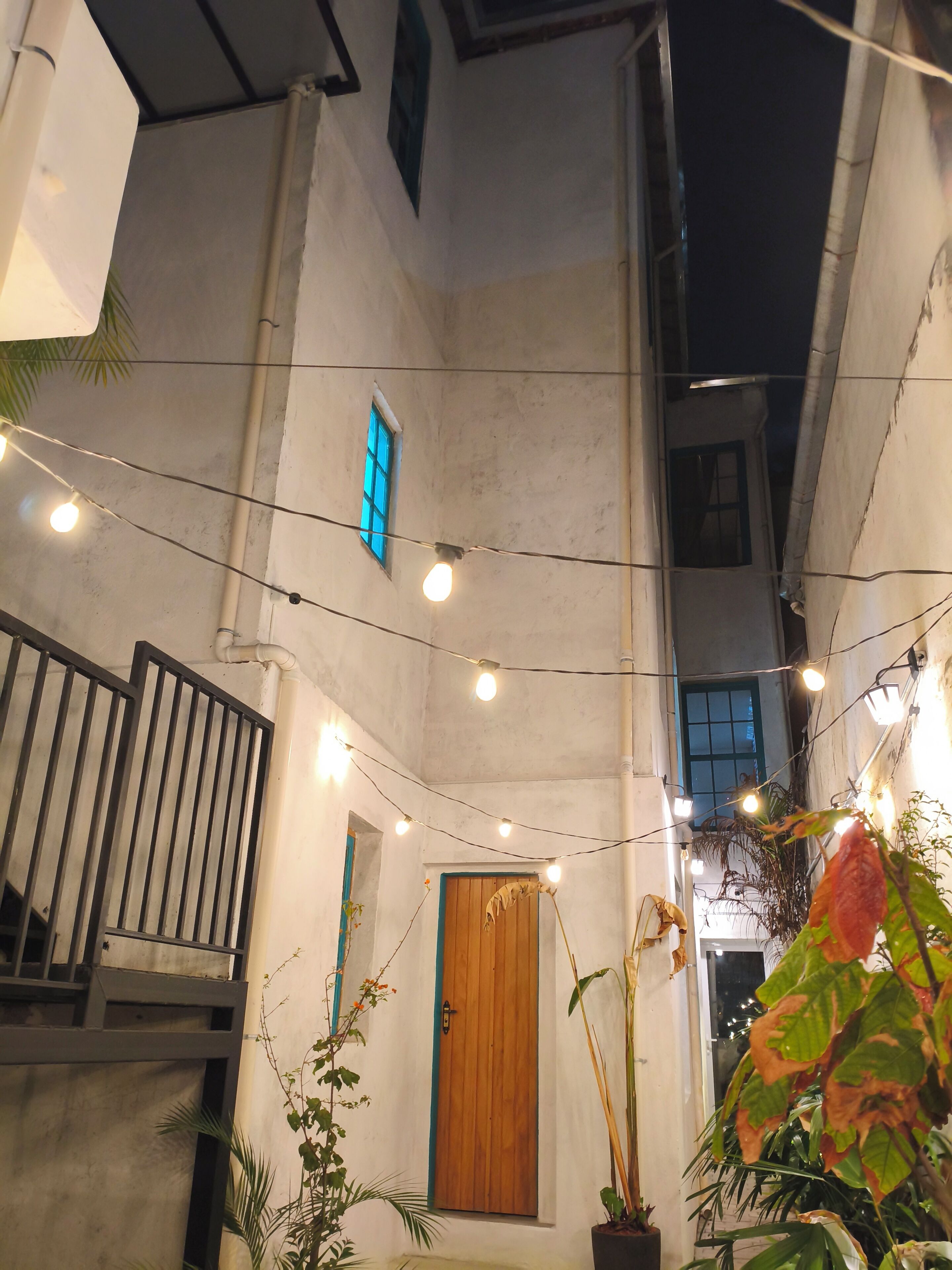 3 - Quarto casal conforto - subsolo - Porta de acesso direto ao jardim | Terrace/patio