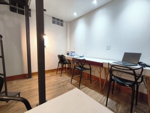 Trung tâm hành chính, văn phòng