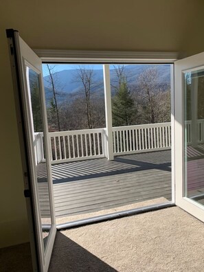 House | 3 bedrooms - 4BR Home Near Golf Course Mount Mitchell View (Burnsville)