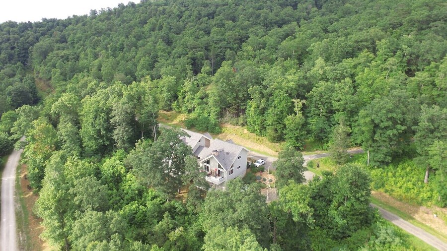 4BR Home Near Golf Course Mount Mitchell View