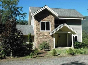 House | 3 bedrooms - 4BR Home Near Golf Course Mount Mitchell View (Burnsville)