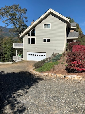 House | 8 bedrooms - Vacation Home Near Golf Course Hiking Sleeps 20 (Burnsville)