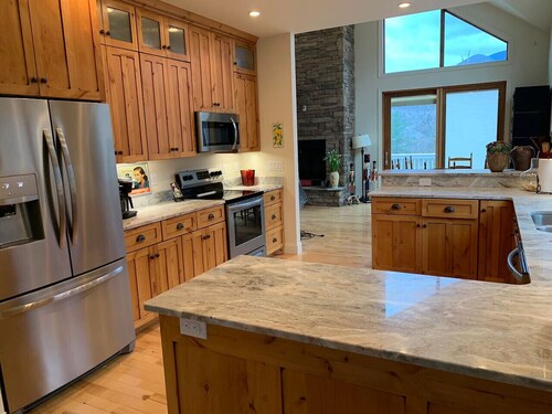 Vacation Home Near Golf Course Hiking Sleeps 20