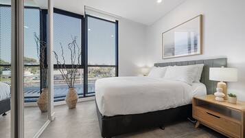 House | 1 bedroom, iron/ironing board, bed sheets