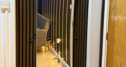 Relaxing stay in prime location 5-10 mins from views,malls,foods (everywhere)