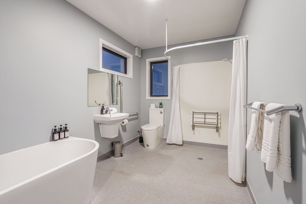 Suite | Bathroom