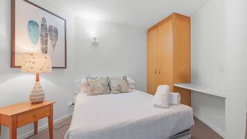 Apartment | 3 bedrooms, iron/ironing board, bed sheets