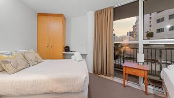 Apartment | 3 bedrooms, iron/ironing board, bed sheets