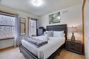 5 soverom, strykejern/-brett, reiseseng for barn og wi-fi (inkludert)