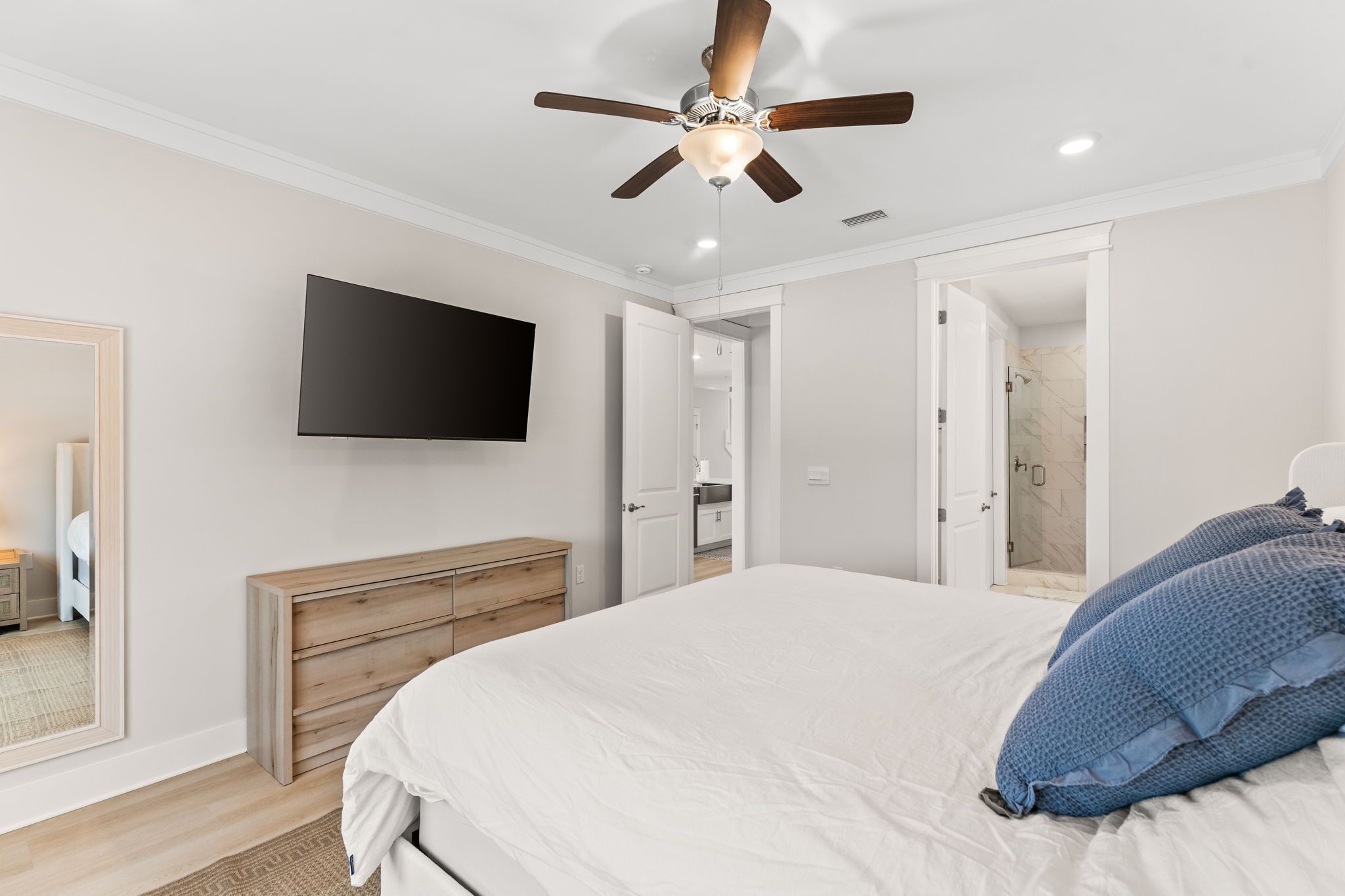 熨斗/熨衣板、WiFi、床单