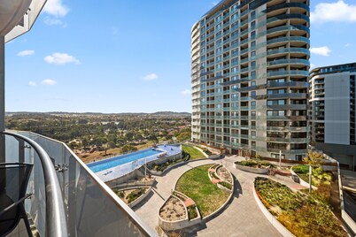 Light-filled 1-bed Apartment With Pool & Gym