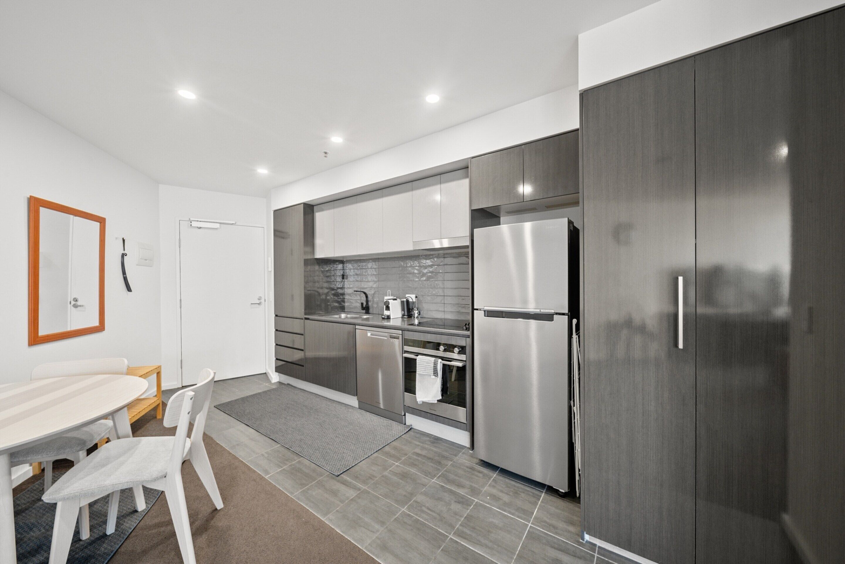 아파트 | 전용 주방 | 냉장고, 전자레인지, 오븐, 쿡탑