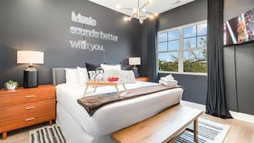 4 bedrooms, desk, iron/ironing board, travel crib