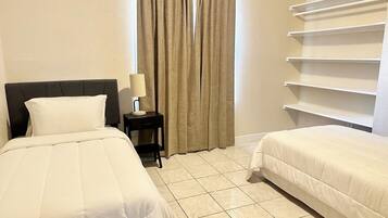 4 slaapkamers, een strijkplank/strijkijzer, wifi, beddengoed