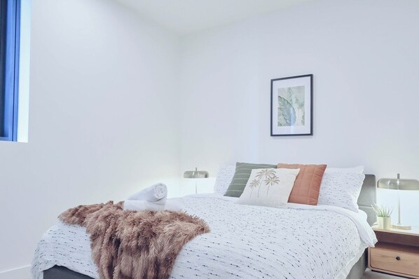 1 chambre, fer et planche à repasser, Wi-Fi, literie fournie