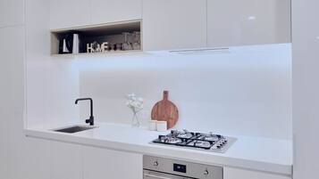 Fridge, microwave, oven, stovetop