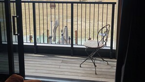 Leilighet, 2 soverom (1x king / 2x single bed) | Balkong
