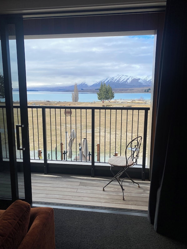 Apartment 1 - 2 bedrooms (1x king / 2x single bed) | Balcony - Lot 7 - Studios & Apartments (Lake Tekapo)