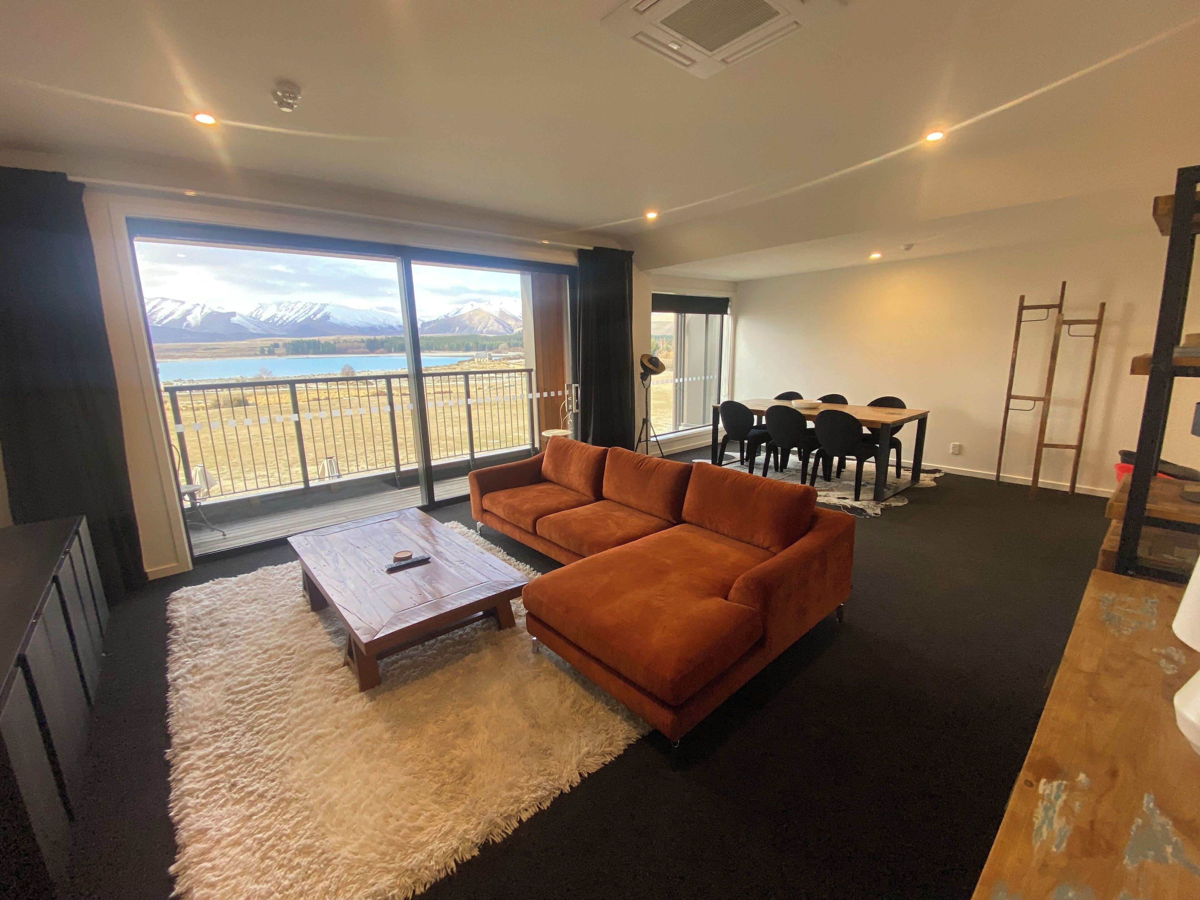 Lägenhet - 2 sovrum (1x king / 2x single bed) | Vardagsrum | Platt-tv