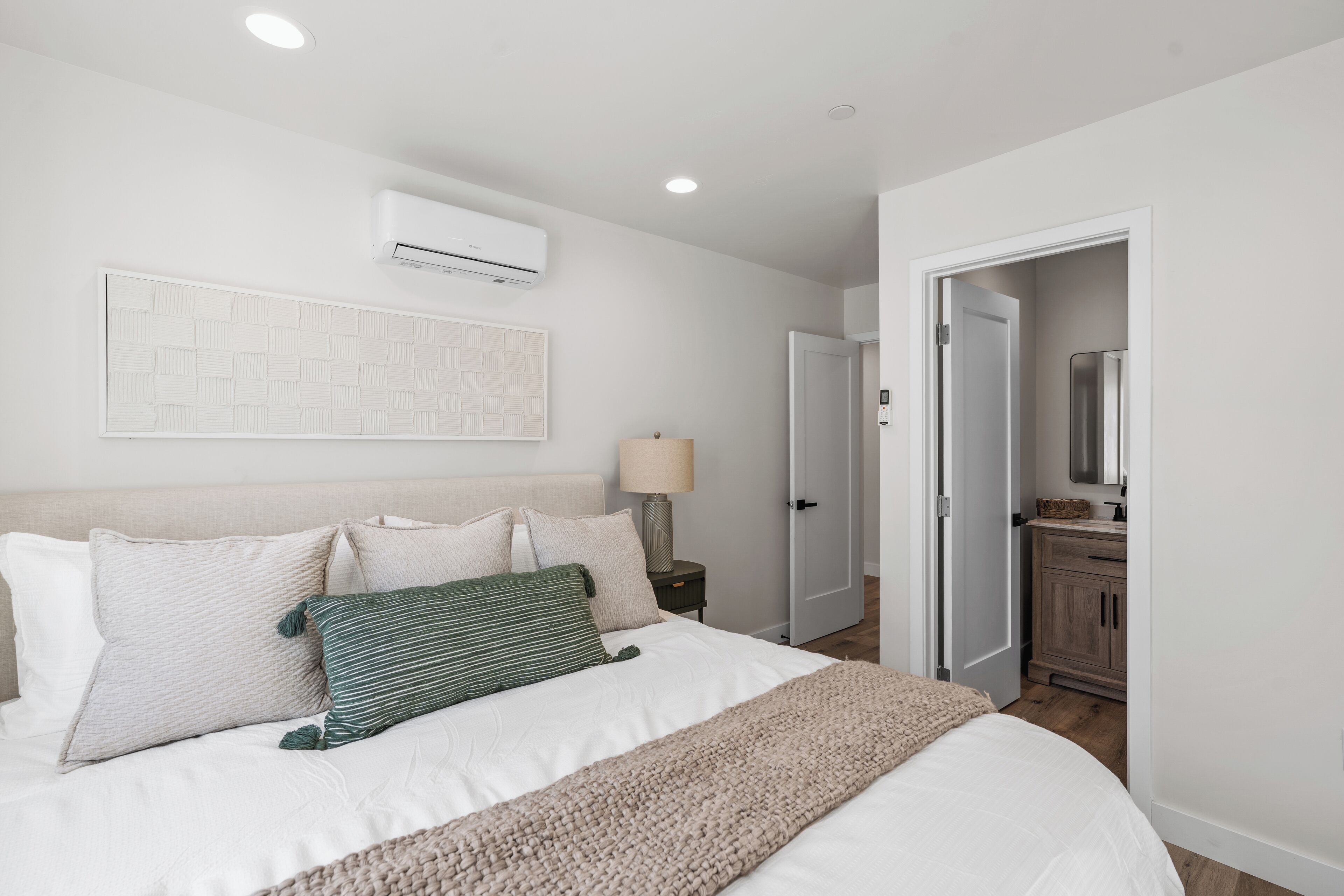 2 多间卧室、办公桌、熨斗/熨衣板、免费 WiFi