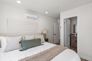 2 عدّة غرف نوم ومكتب ومكواة/لوح كي وواي فاي مجانًا