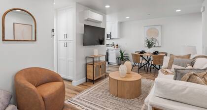 Modern Organic Getaway - New 2 Bed 2 Bath - Close to Beaches & Downtown