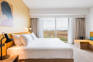 Studio, 1 King Bed with Sofa bed | Premium bedding, down comforters, pillowtop beds, in-room safe - Hampton by Hilton Bordeaux Merignac Airport (Merignac)