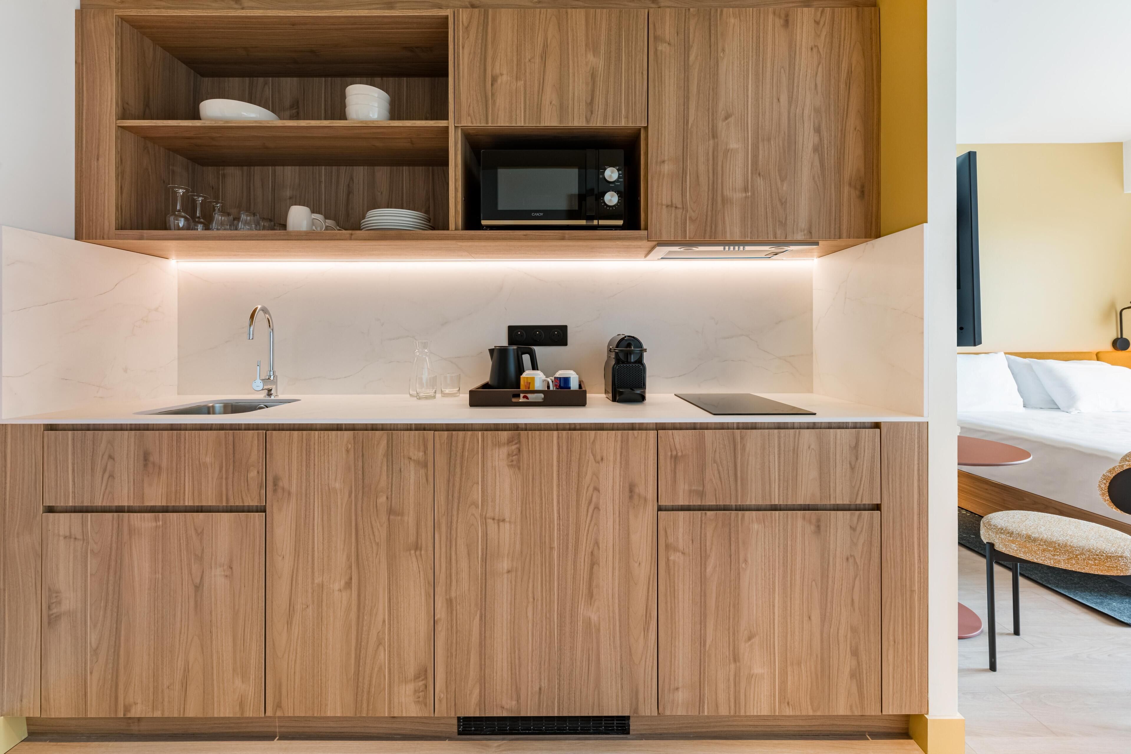 Studio, 1 kingsize bed met slaapbank | Privékeuken | Een koffiezetapparaat/waterkoker, een waterkoker, een kinderstoel