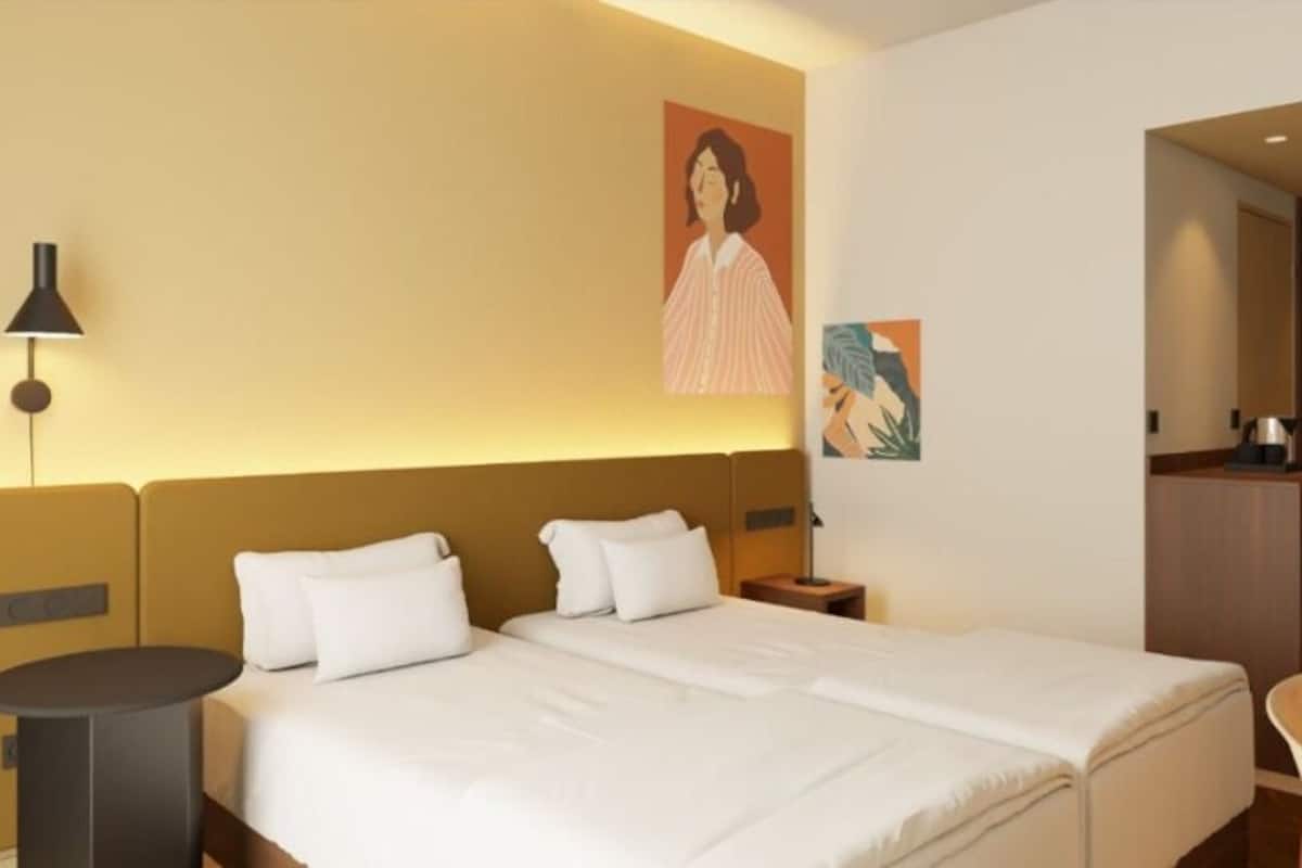 Room, 2 Twin Beds | Premium bedding, down comforters, pillowtop beds, in-room safe