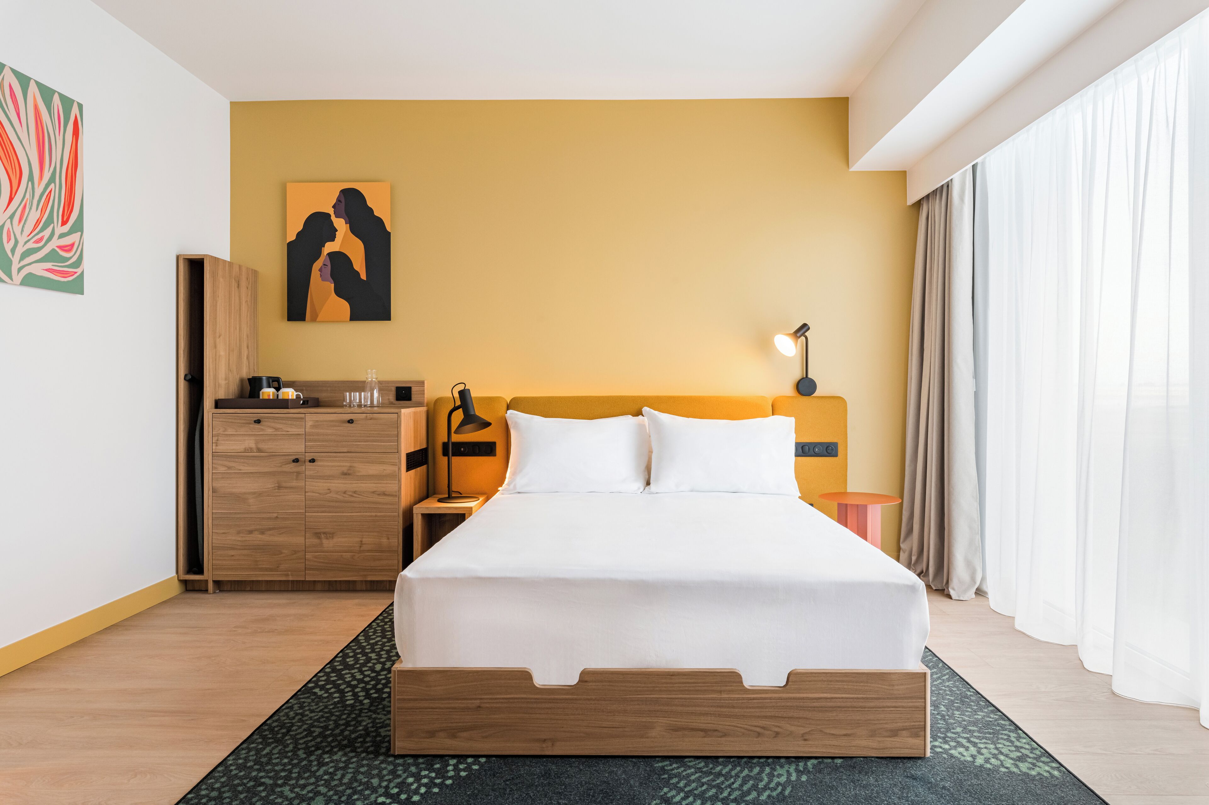 Room, 1 Queen Bed, Mobility Accessible | Premium bedding, down duvets, pillow-top beds, in-room safe