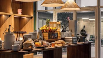 Free daily buffet breakfast