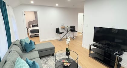Modern 2BR Near Niagara Falls + Beach