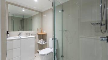 Apartment | Bathroom | Towels