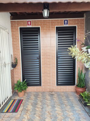 تفاصيل الفندق من الخارج