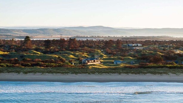 Beach - Six-Ten Shores - Holiday Houses Tasmania (Dolphin Sands)