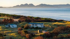 Exterior - Six-Ten Shores - Holiday Houses Tasmania (Dolphin Sands)