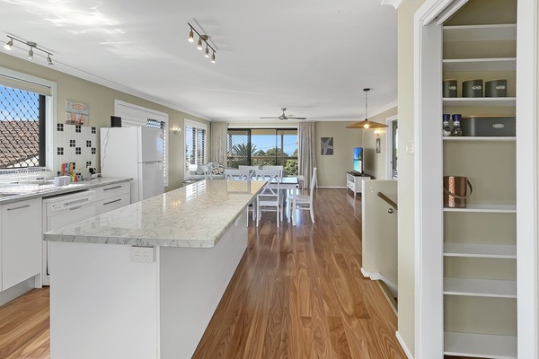 Apartment | Private kitchen | Cookware/dishes/utensils