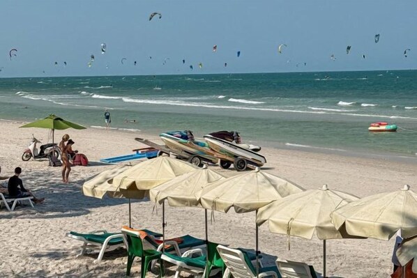 Private beach nearby - Sailom Hotel Hua Hin (Hua Hin)