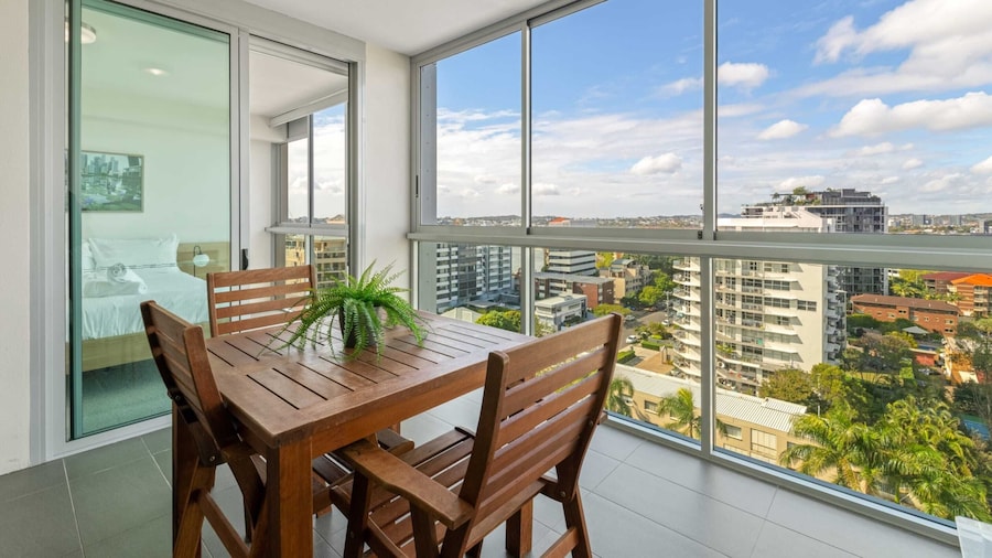 Kangaroo Point 2-bed Flat With Gym & Pool