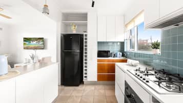 Apartment | Private kitchen | Cookware/dishes/utensils