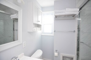 Shower, hair dryer, towels - Cozy Beds w/ Parking & Laundry Near RU/RWJ/Train (Highland Park)