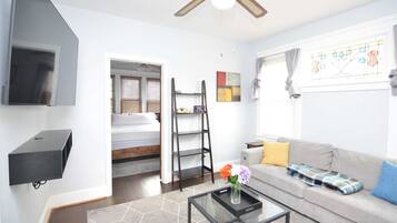 2 bedrooms, iron/ironing board, WiFi, bed sheets